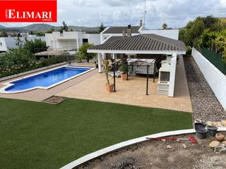 Chalet  Margallo. Villa en venta en urb. favaret, 4 dormitorios.