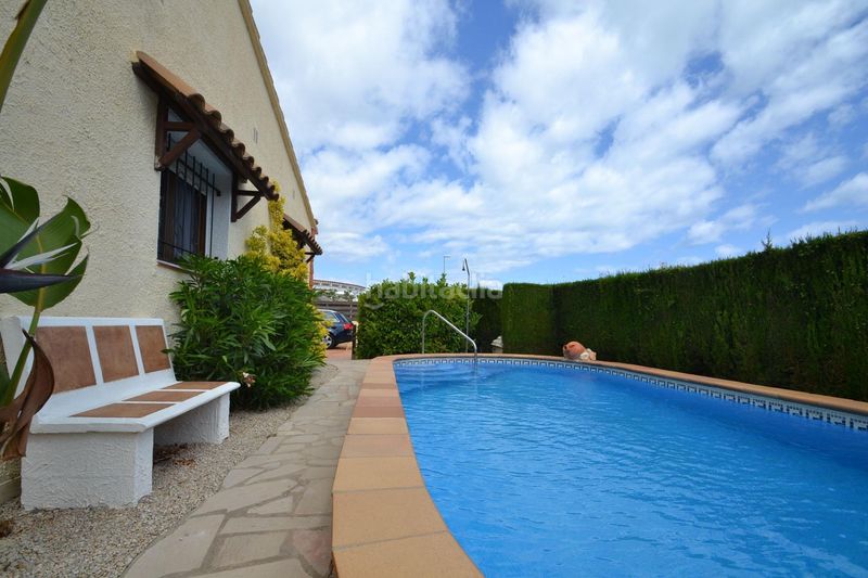 Foto 99ba0b15-48a7-4ca7-9ce0-e841a2bacb39. Xalet amb aparcament piscina a Deltebre