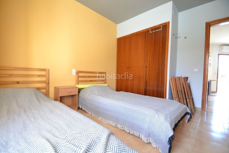 Foto cb3dab52-6e15-4226-a087-05c8e7df1b38. Xalet amb aparcament piscina a Deltebre