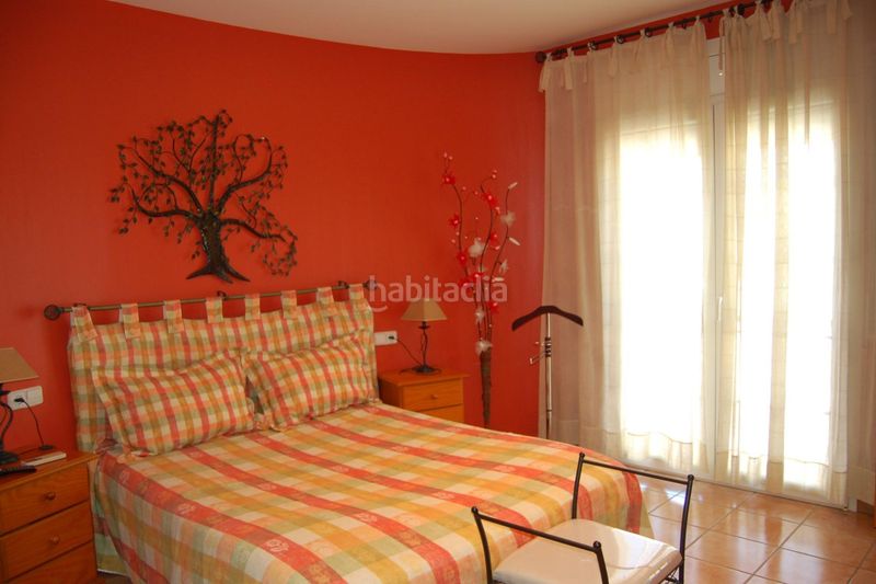 Foto 8867f840-b8ff-4b6d-a88e-5d3b1875cb20. Xalet amb aparcament piscina a Deltebre