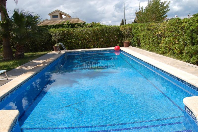 Foto a3ea4be8-0b0e-4303-a756-4b55b20890a6. Xalet amb aparcament piscina a Deltebre