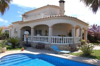 Chalet in Deltebre. Chalet en venta en riumar, 3 dormitorios.