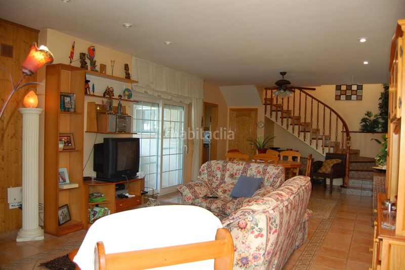 Foto e1cb0cd2-6bed-483f-b565-618fe7de81ca. Xalet amb aparcament piscina a Deltebre