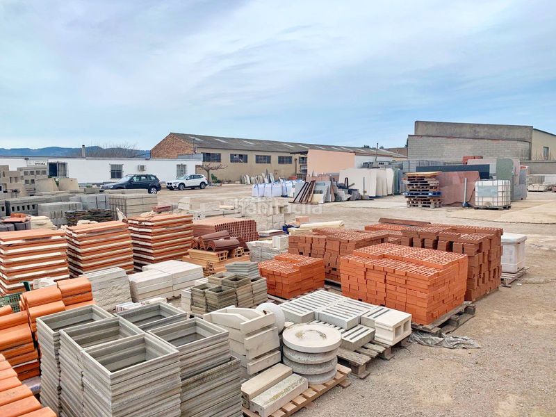 Foto 4fc9d0a5-d460-42f3-bc76-c7388c0be46e. Nave industrial  en venta en ctra. reguers, 1 dormitorio. en Roquetes