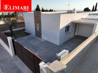 Xalet a Alcanar. Villa en venta en alcanarplatja  urb. montsiamar, 3 dormitorios.