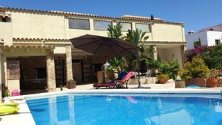 Chalet à Glarsa. Villa en venta en cap i corp, 7 dormitorios.