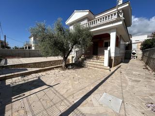 Chalet in Alcanar. Villa en venta en alcanarplatja  urb. montsiamar, 3 dormitorios.
