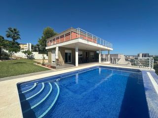Chalet à El Balcó-Jaume I. Villa en venta en oropesa, 4 dormitorios.