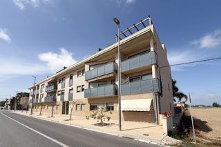 Flat in Deltebre. Piso en venta en deltebre, 2 dormitorios.