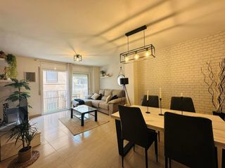 Flat in Casc Antic. Piso en venta en ampolla l, 3 dormitorios.