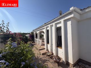 Xalet a Alcanar. Villa en venta en alcanarplatja  urb. serramar, 3 dormitorios.