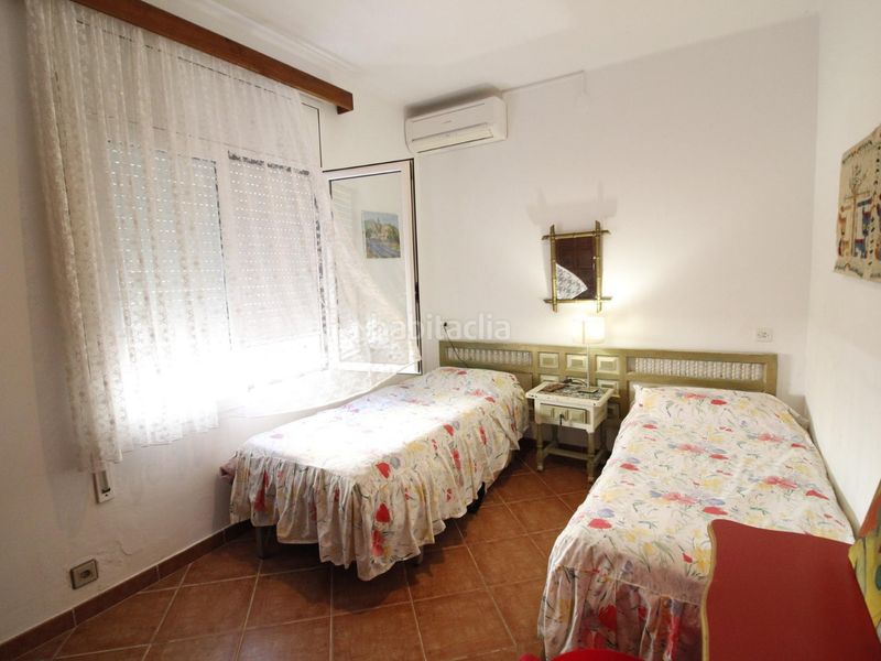 Foto a381c990-fe62-4a59-abd5-3dbb11b4d38d. Casa amb aparcament piscina a Centre Miami Platja