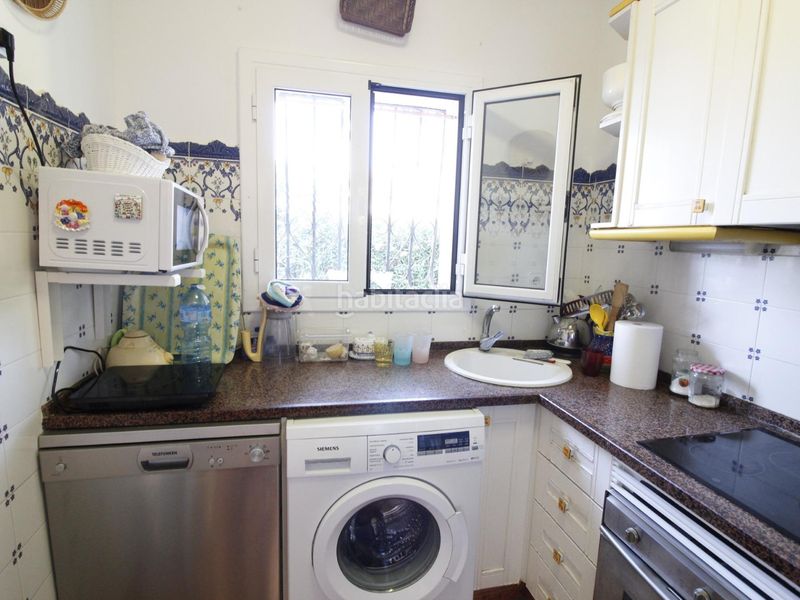 Foto ec7ba5b9-8c7b-467c-b9bf-4b00b26abf34. Casa amb aparcament piscina a Centre Miami Platja