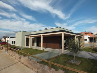 Chalet  Carrer rec fondo. Xalet a 4 vents en venda  1 sola planta  sta eugenia de berga