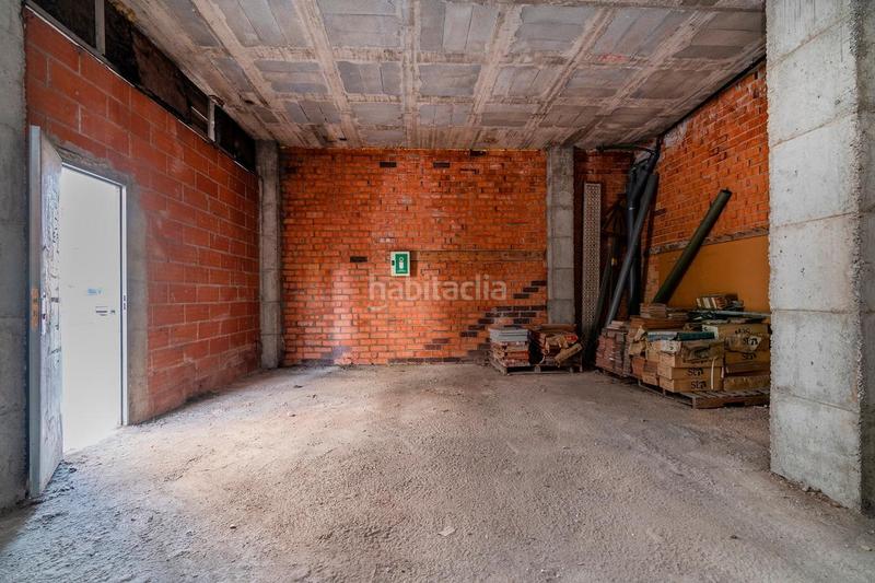 Foto 3eb7bbdf-4b39-4c45-8ad4-47bc0ef8fd52. Locale commerciale in bases de Manresa - carretera de santpedor Manresa