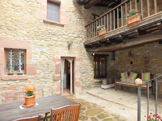 Masia  Carrer de la rocada. Espectacular casa de poble de pedra en venda a seva