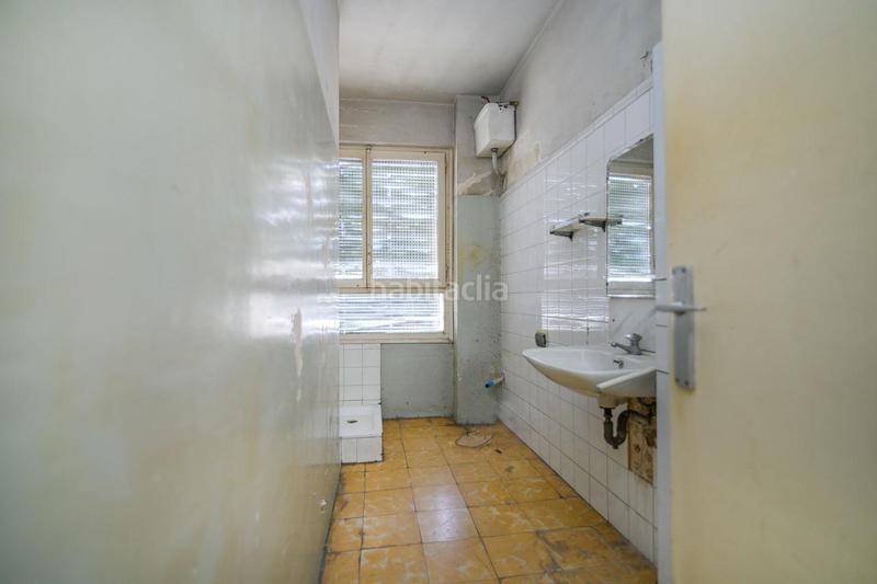 Foto 621d1f56-e590-4c5c-9681-e52d8c0bff8f. Local comercial local en venda pl. reforma en Barri Antic Manresa