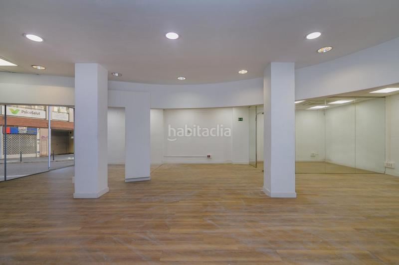 Foto 455f4bcb-e5a3-4a54-aa36-a9bf9adbce29. Local commercial dans Barri Antic Manresa