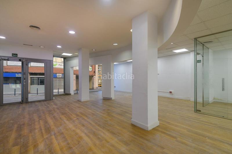 Foto 96066fea-300e-4643-99a3-440e48795268. Local commercial dans Barri Antic Manresa