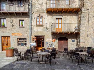 Country house  Major. Casa rural de poble en venda  rupit centre
