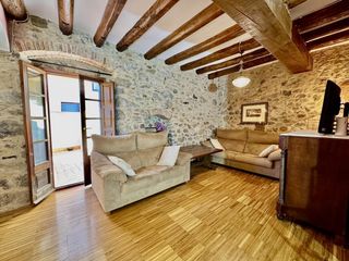 Mas  Carrer major. Casa de poble en venda reformada a torroella de montgrí