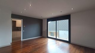 Appartamento  Ronda de francesc camprodon. En venda pis 2 habitacions amb pàrquing i ascensor centre vic