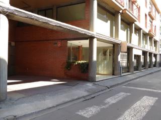 Aparcament cotxe  Morato dels. Plaça de pàrquing en venda  vic centre