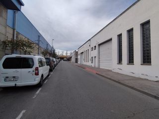 Nave industrial  De roda. Nau industrial en venda - vic