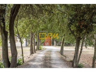Casa  Calle roberto. Masia en venta en centre