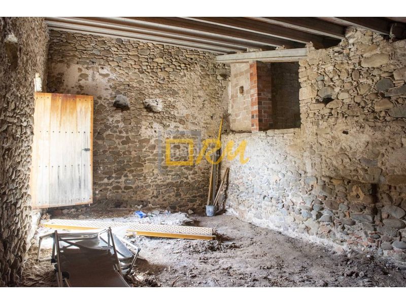 Foto 11cb9770-efe5-4253-9edd-f93fa430f43d. Casa amb aparcament a Domeny Girona