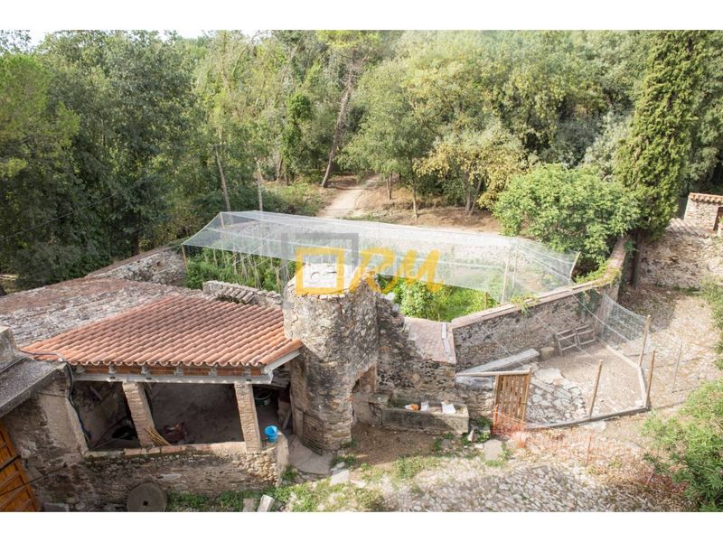 Foto 28eab30a-4e7e-4747-a58a-dd67a1f4a4f2. Casa amb aparcament a Domeny Girona