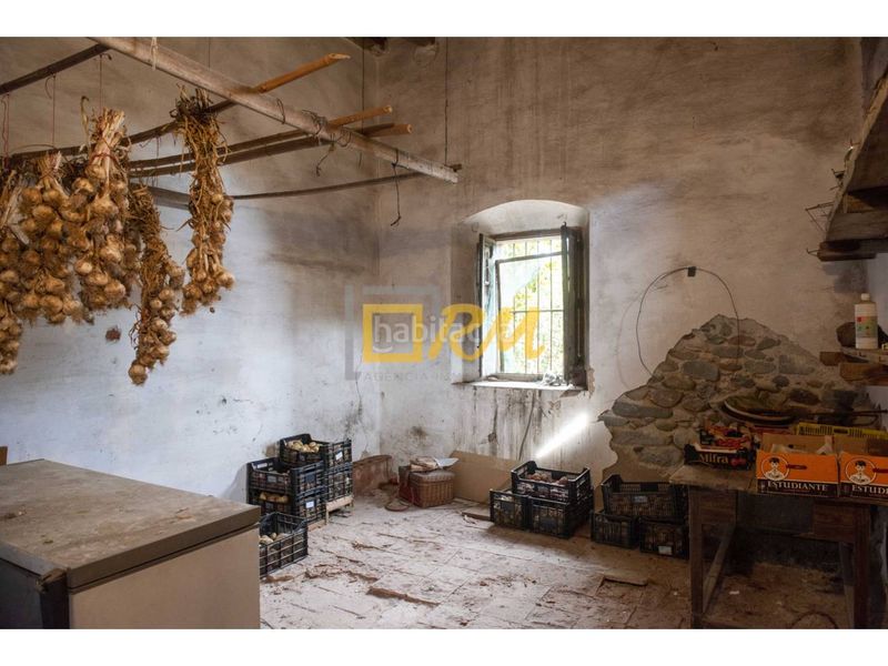 Foto 2cab1c37-4629-4cae-99e6-49a948fb2a36. Casa amb aparcament a Domeny Girona