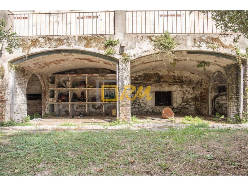 Foto 9a3fb65e-c717-4691-8fe7-15c6c611acaf. Casa amb aparcament a Domeny Girona