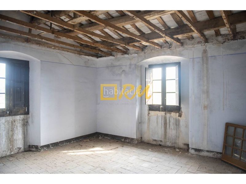 Foto afca629b-2c19-4fb5-89b2-e1a8a87676d4. Casa amb aparcament a Domeny Girona