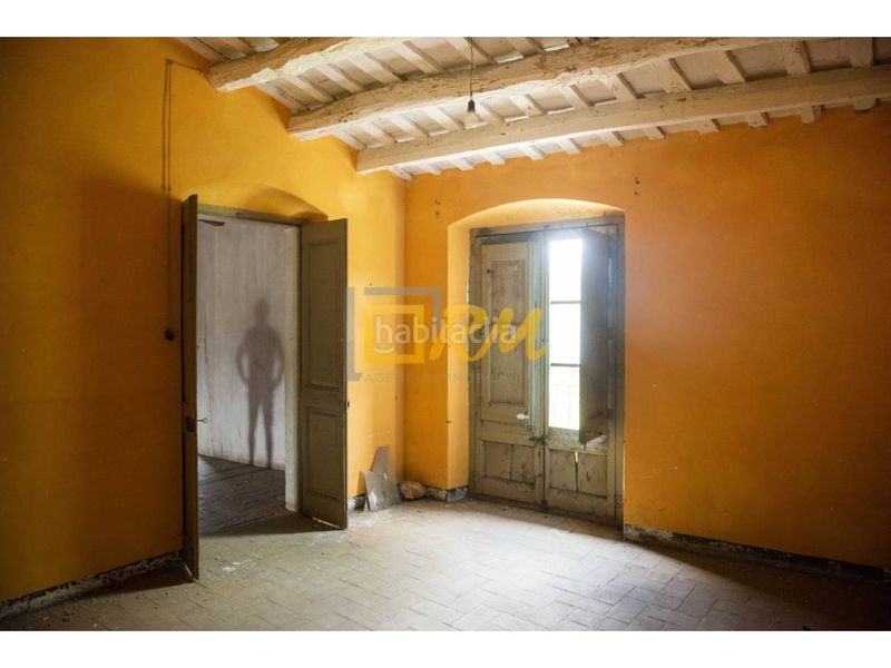 Foto eb960aac-18ca-4088-958a-434331c81398. Casa amb aparcament a Domeny Girona
