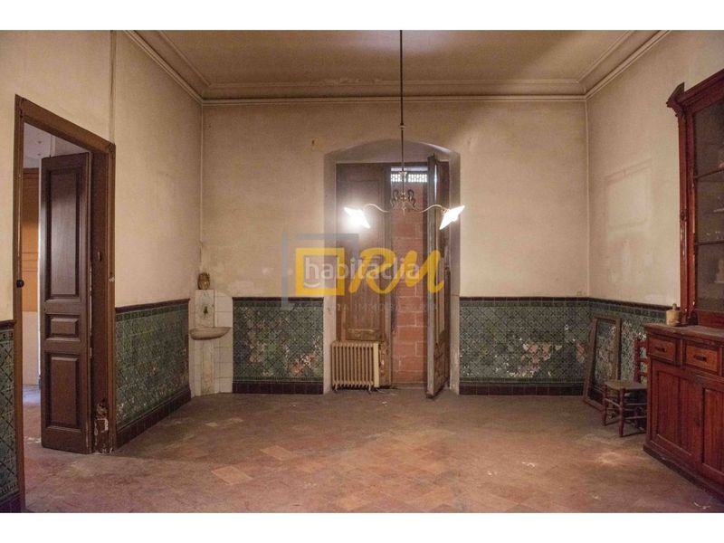 Foto f87b4ad2-42cf-4e74-9b10-28fdf71e49dd. Casa amb aparcament a Domeny Girona