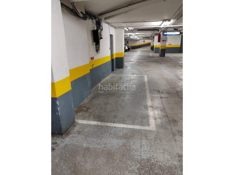 Foto c0916920-b3e5-49d7-bab3-c8137d04cf7e. Autoparkplatz in francesc eiximenis 16 in Centre-Barri Vell Girona
