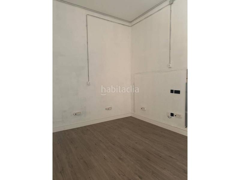 Foto b8a68130-d3e5-4074-b2b8-beb6596a6467. Location local commercial dans Eixample Nord Girona