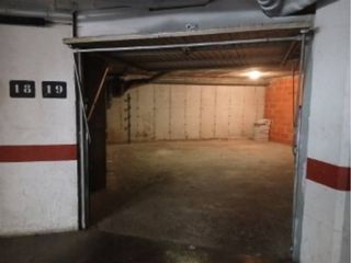 Location Parking voiture à Calle josep viader i moliner 9. Se alquila plaza de parquing doble cerrada