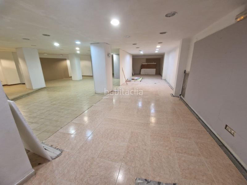 Foto 4401ec8a-ce36-4c46-bf8b-7f4ba7c36500. Local comercial amplio local comercial en Centre Torredembarra
