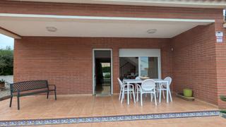Chalet à Pobla de Montornès (La). Chalet independiente con jardin y 5 dormitorios