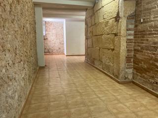 Location Local commercial  Carrer de santa rosalia. Local comercial en el centro de torredembarra