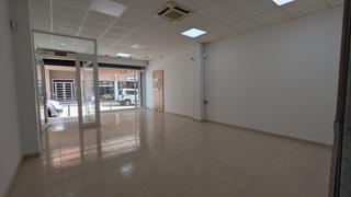 Lloguer Local Comercial  Carrer de la capella. Local comercial en el centro de torredembarra