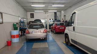 Traspàs Nau industrial a Centre. Se traspasa taller reparación vehiculos