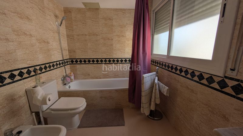 Foto f4c851a1-85d6-45ce-911f-eacd91465ab5. Pis amb calefacció aparcament piscina a Centre Torredembarra