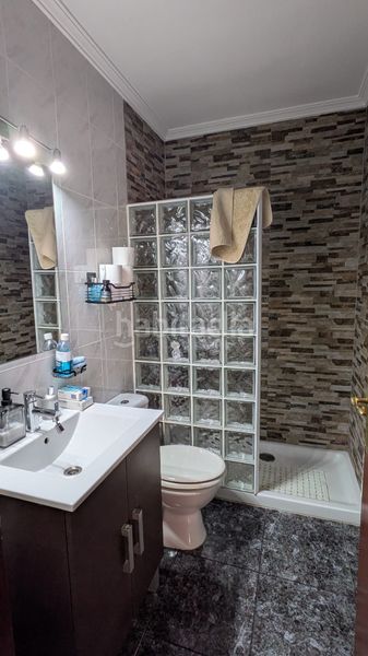 Foto bdda9b60-c2e3-4942-a89a-b1637b742d6d. Casa adossada amb calefacció aparcament a Altafulla