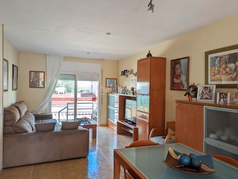 Foto 7dee74fa-2064-430e-a734-87fcc286e8e1. Casa adossada amb calefacció aparcament a Creixell