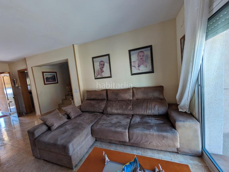 Foto bb4b374a-a111-4aae-9142-6f4219c7c830. Casa adossada amb calefacció aparcament a Creixell