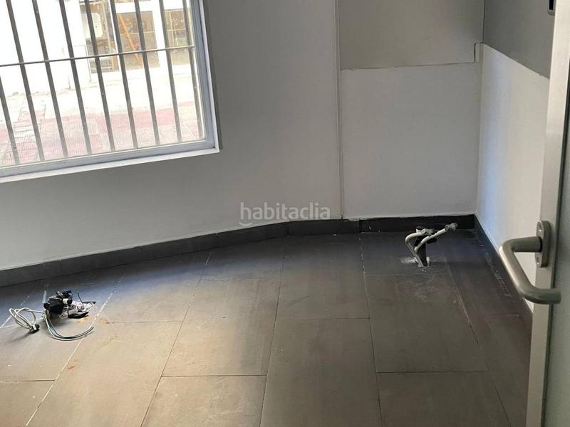 Foto 3148a2c3-7e72-4074-85df-f75b7f21e921. Locale commerciale in santa maría de gracia 14 in Camas