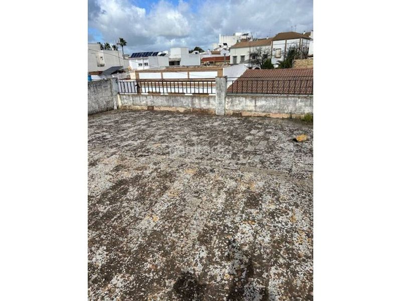 Foto 2cd5739b-17e3-4820-a6ee-4ca277c93ad9. Chalet en clara campoamor 28 en Centro Tomares